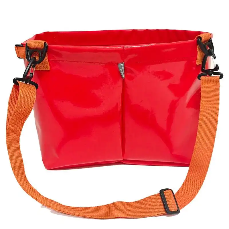 Pflanztasche für den Forst 40 cm mit Umhängegurt. Robustes PVC-freies Material für ergonomisches Arbeiten und den Transport von Setzlingen.